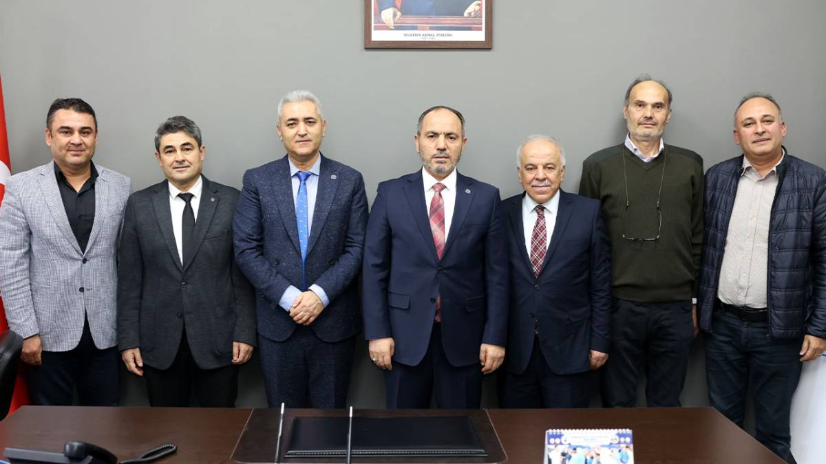 PAMUKKALE ÜNİVERSİTESİ'NDE 2 DEKAN DEĞİŞTİ