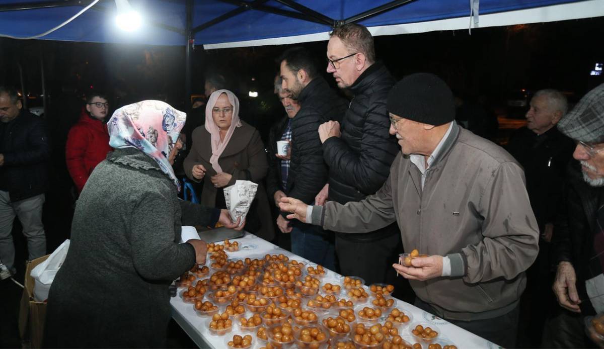 Pamukkale Belediyesi’nden Kandil Gecesi Anlamlı İkram