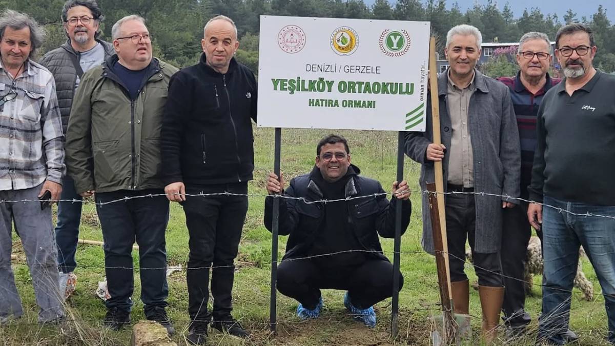 Merkezefendi'de Galoşlu Fidan Dikimi Tartışması