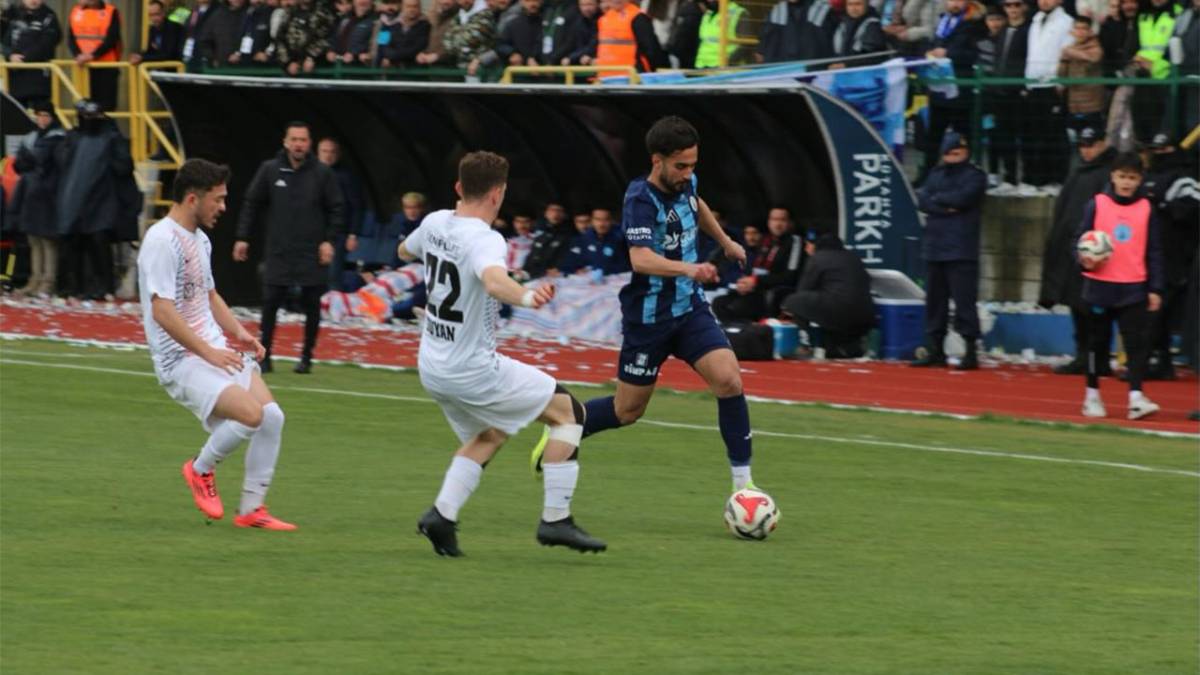 İdman Yurdu kendi kalesine attı, lider Kütahya kazandı