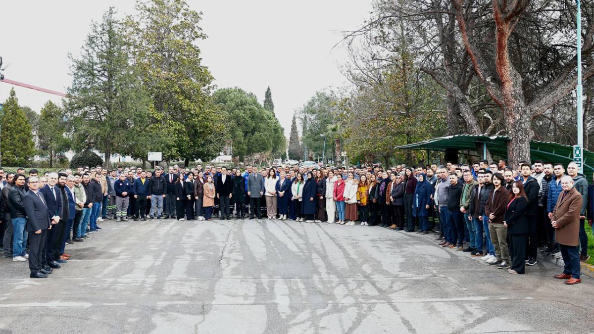 Başkan Çavuşoğlu, belediye personeliyle bayramlaştı