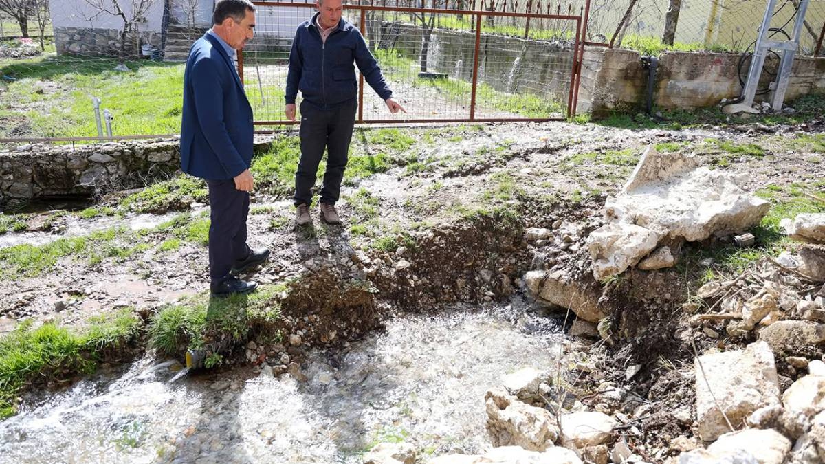 Çameli’nde Yer Altı Suları Yüzeye Çıktı