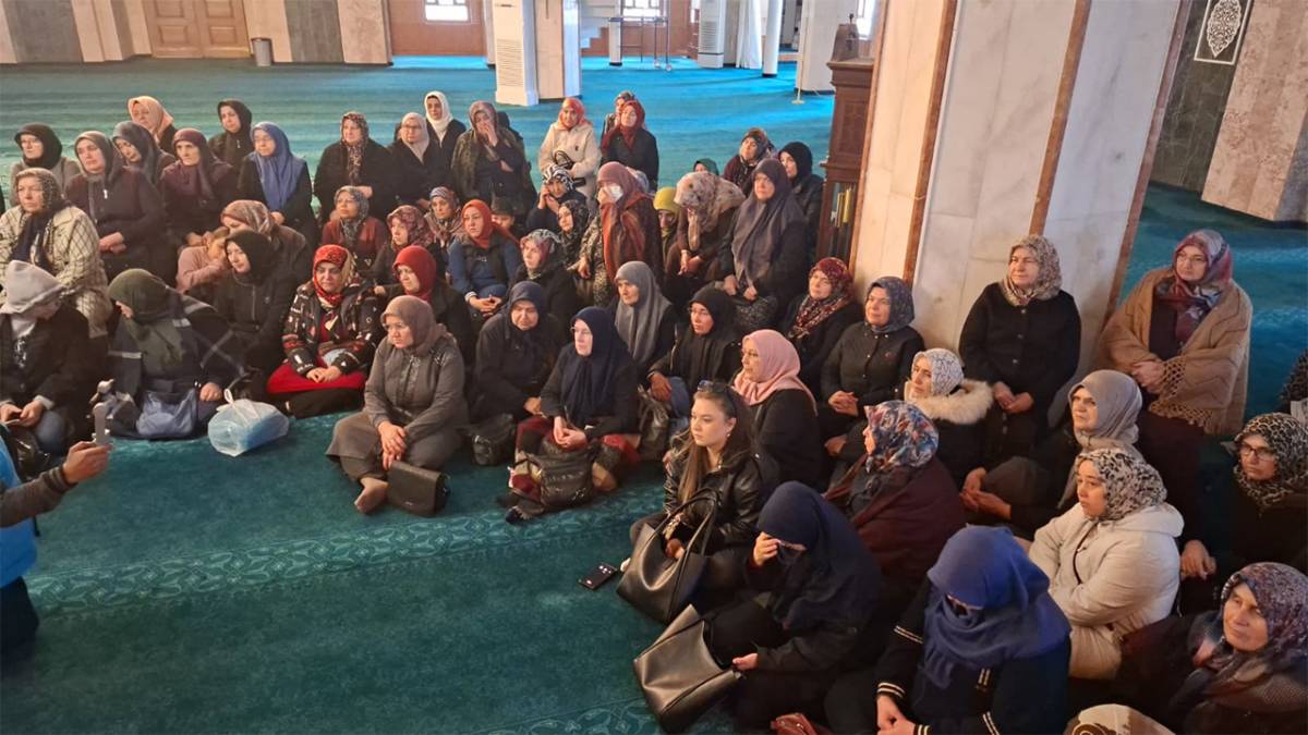 Name Turizm'den Umre Yolcularına Seminer