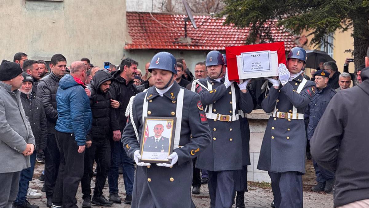 Uzman Çavuş Ali Solak Defnedildi