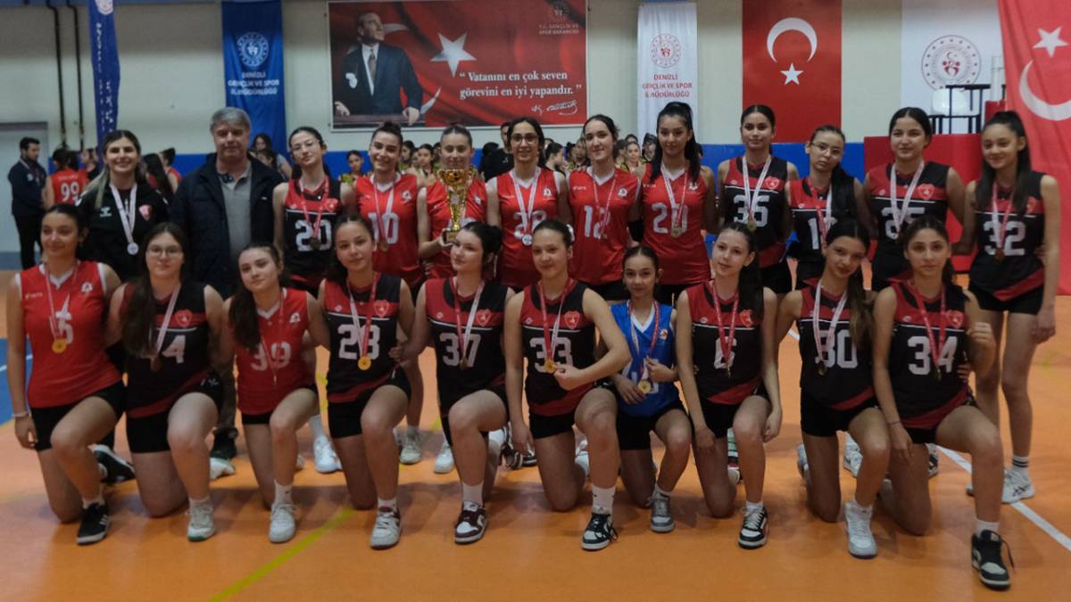 Çardak’ta Kadın Sporcuların Zafer Gecesi