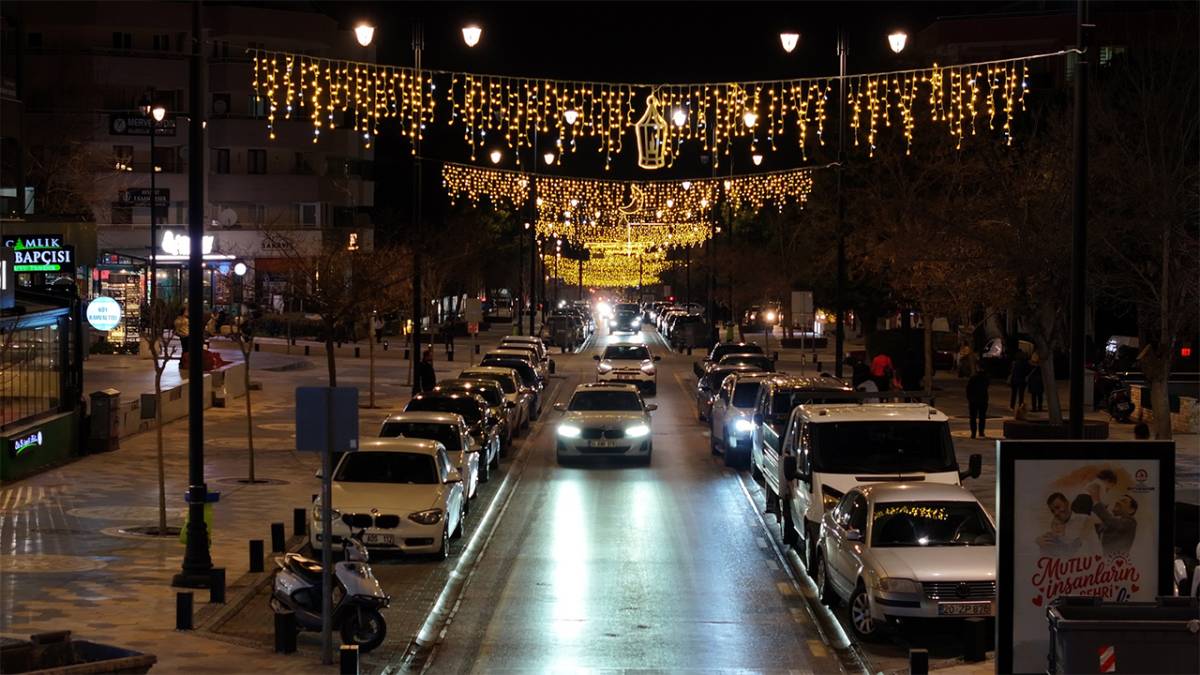 Çamlık Ramazan Işıklarıyla Parlıyor