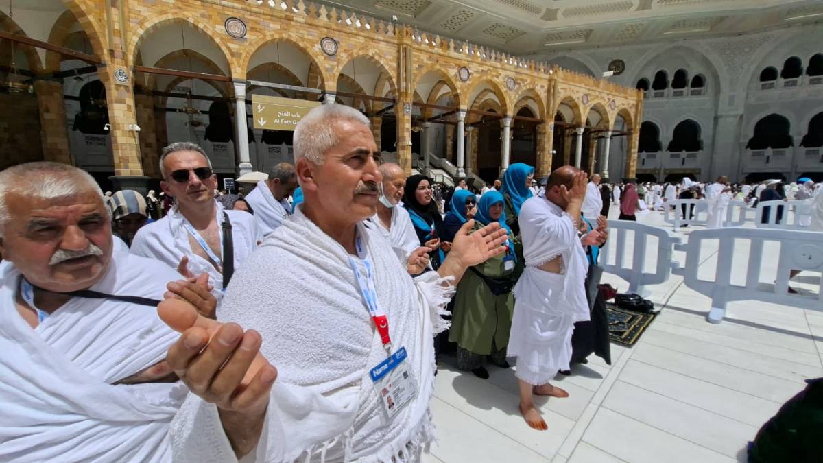Çardak’tan Mekke’ye Dualarla Uğurlandılar