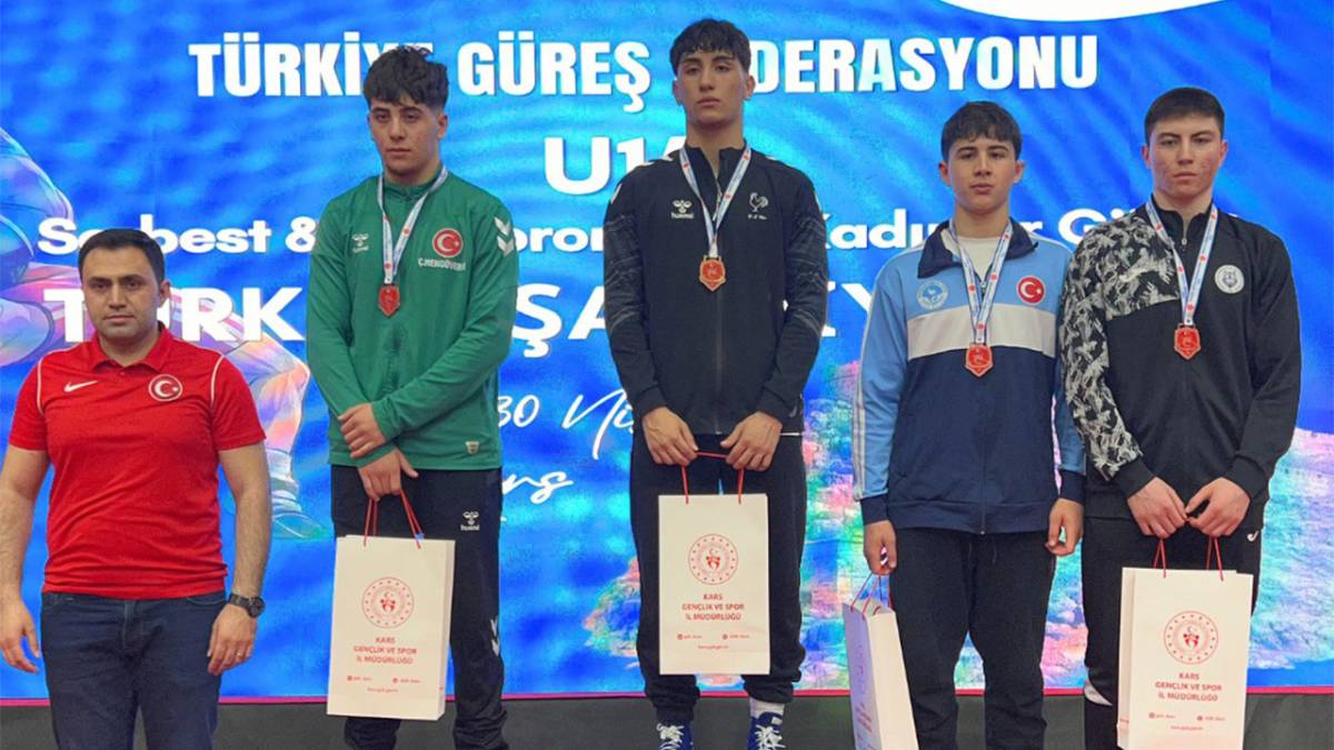 DENİZLİLİ GÜREŞÇİLER TÜRKİYE ŞAMPİYONU