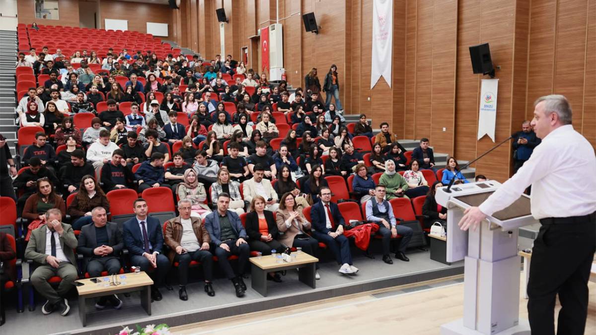 KÜLTÜR SANAT YARIŞMALARINDA SAHNE GENÇLERİN