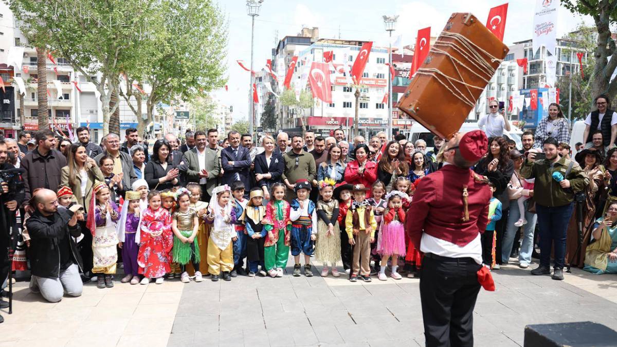 2. ULUSLARARASI ÇOCUK VE GENÇLİK TİYATRO FESTİVALİ BAŞLADI