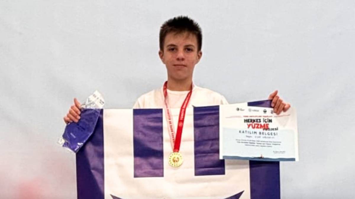 DENİZLİ YÜZMEDE DESTAN YAZDI