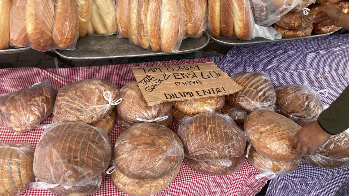 Denizli Pamukkale pazarında açık ekmek satışı durduruldu