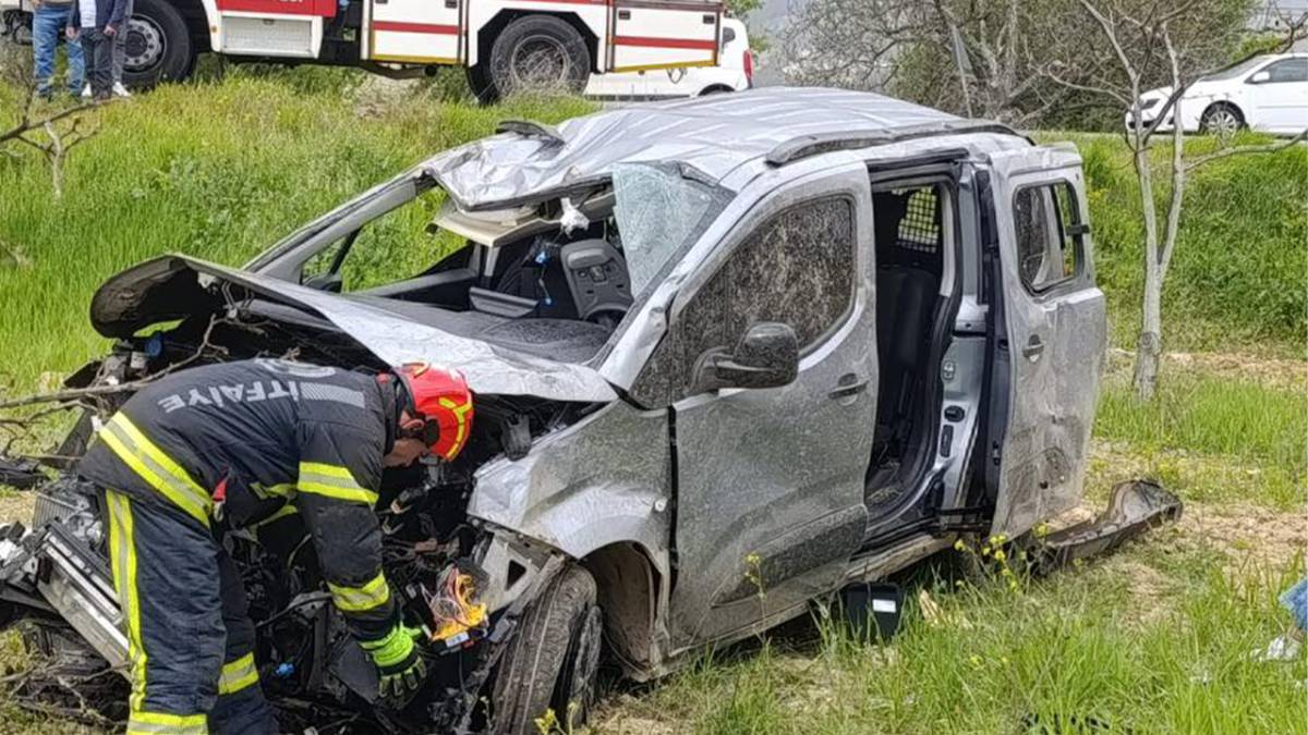 Çal İsabey Mahallesinde Trafik Kazası 4 Yaralı