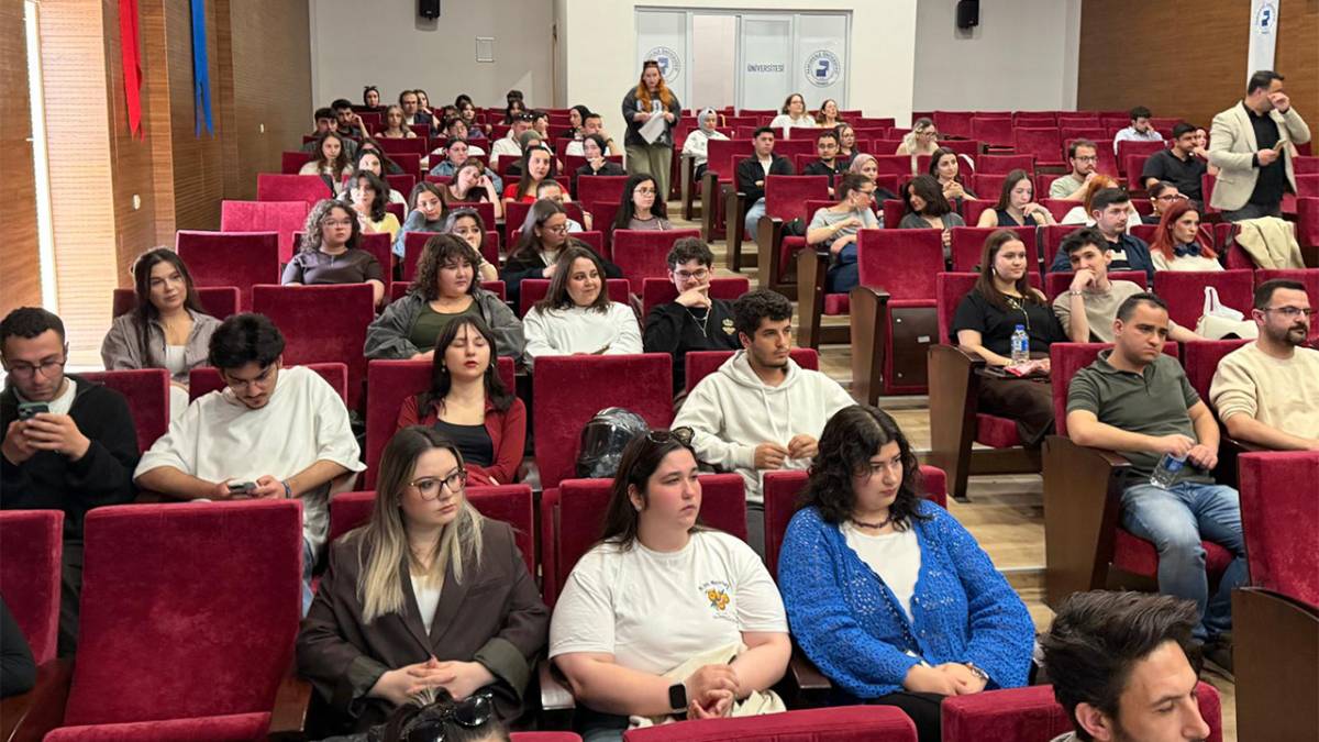 ÖZKAN TOKMAK, PAÜ’LÜ ÖĞRENCİLERİ KARİYER YOLCULUĞUNA ÇIKARDI