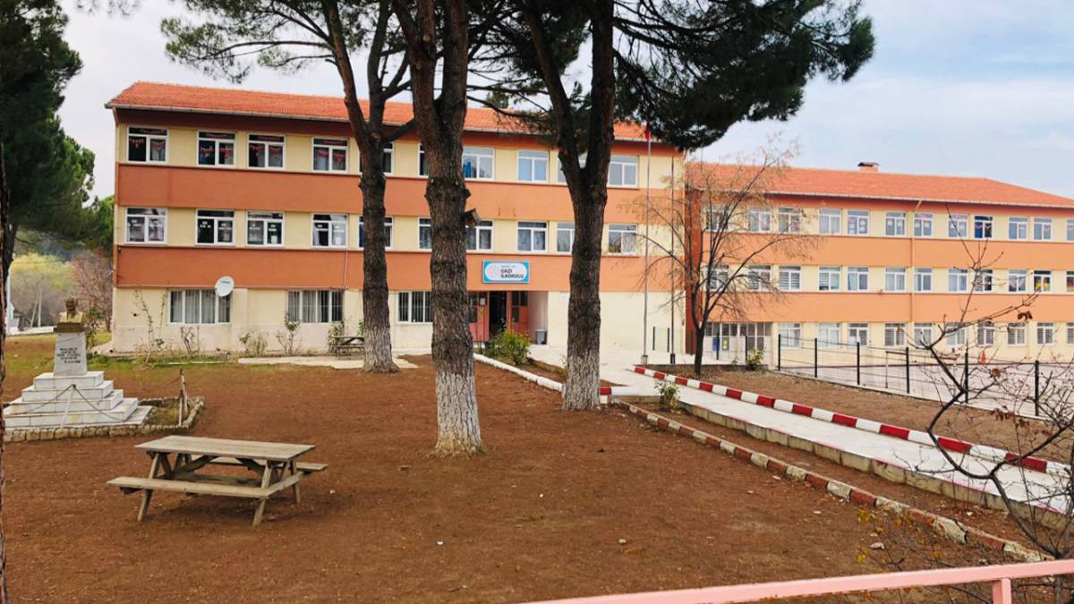 Çal Gazi Mektebi Restorasyonunda Kavga: 4 yaralı
