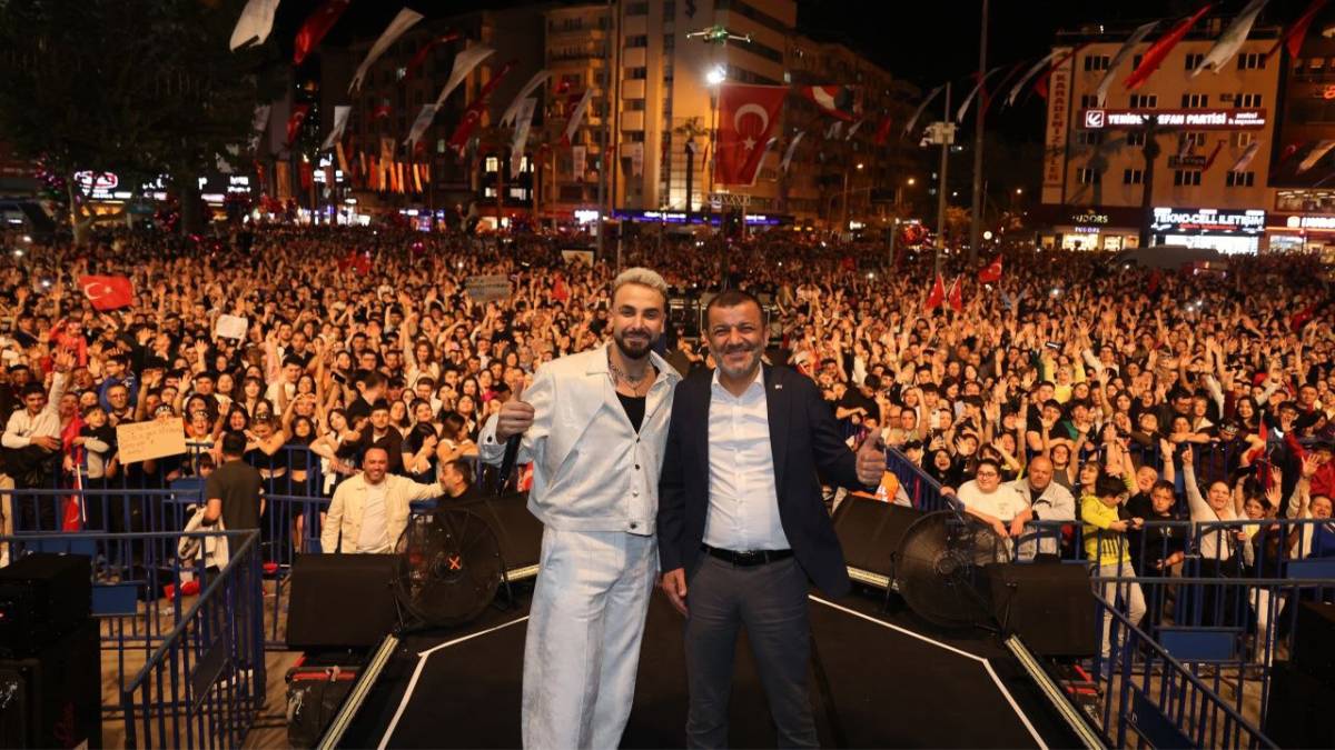 Sevilen sanatçı Sefo Denizli’yi salladı