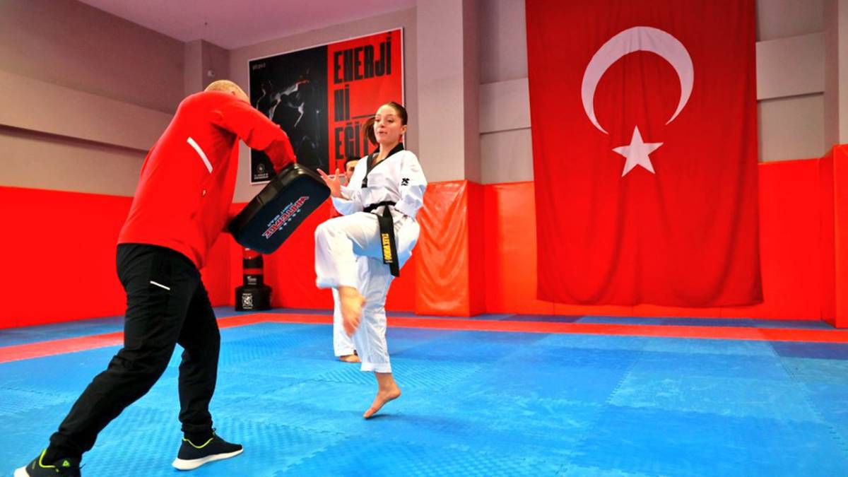 ZEHRA ORHAN MÜNİH YOLCUSU